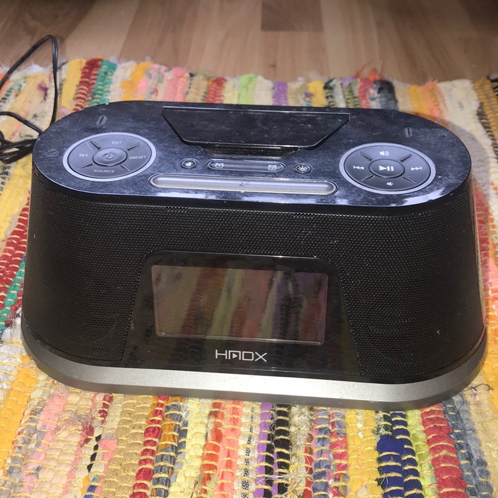 HMDX alarm clock/speaker